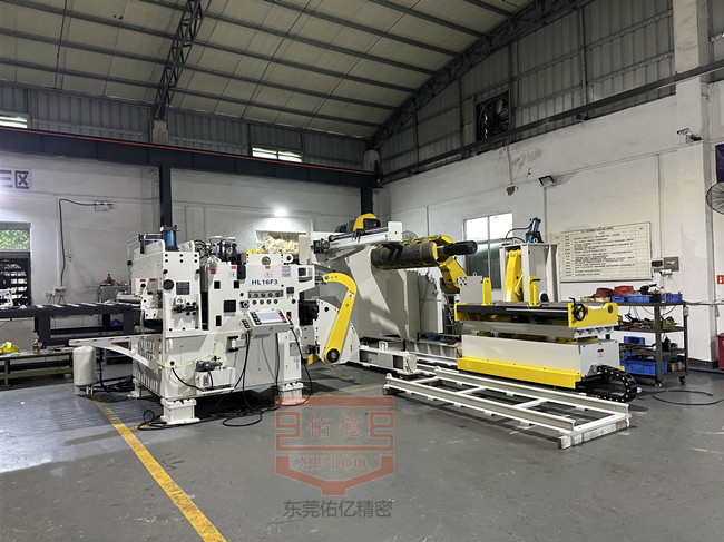沖床三合一送料機電動整平調(diào)節(jié)代替?zhèn)鹘y(tǒng)手輪調(diào)節(jié)更方便快捷